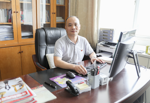 3 曾二青 3 曾二青