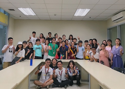 青年座谈会合影 青年座谈会合影