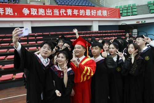 20万人见证！星空app官网2022届毕业生专属高光时刻