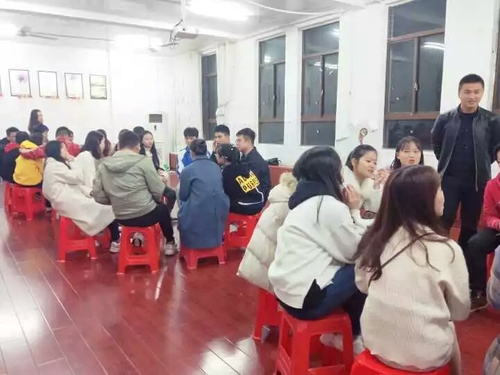 mmexport1542789740476 mmexport1542789740476