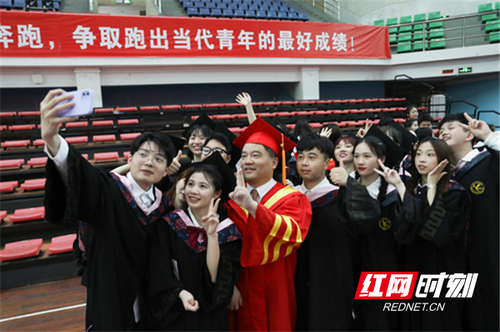 图片10.jpg 图片10.jpg