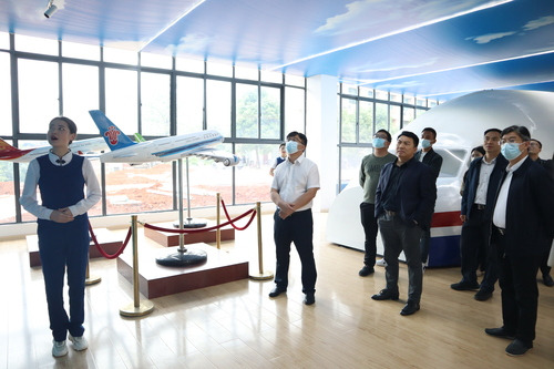 星空app官网与天有集团探讨产教融合校企合作